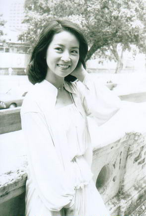1953-6-30 Taiwan actress Lin Feng-born