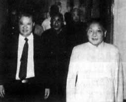 1981-8-26 Deng Xiaoping met the Fu Chaoshu first proposed the "one country, two systems"